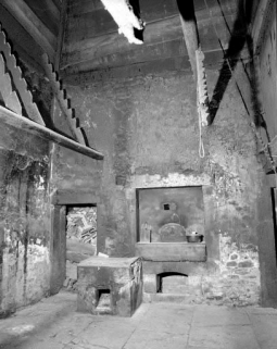 Intérieur : base du grand "tué" , four et bûcher. © Région Bourgogne-Franche-Comté, Inventaire du patrimoine Intérieur : base du grand "tué" , four et bûcher. © Région Bourgogne-Franche-Comté, Inventaire du patrimoine