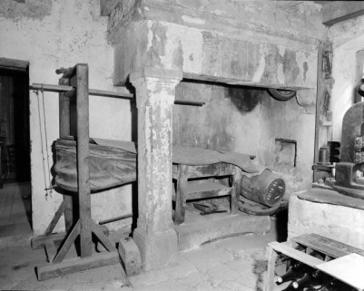 Intérieur : cheminée de la forge. © Région Bourgogne-Franche-Comté, Inventaire du patrimoine Intérieur : cheminée de la forge. © Région Bourgogne-Franche-Comté, Inventaire du patrimoine