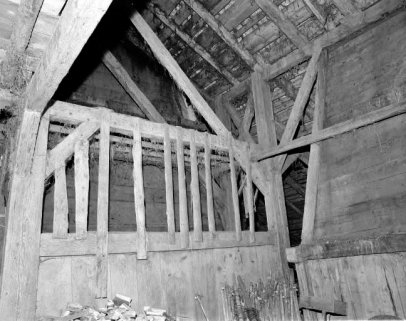 La charpente vue depis la grange. © Région Bourgogne-Franche-Comté, Inventaire du patrimoine La charpente vue depis la grange. © Région Bourgogne-Franche-Comté, Inventaire du patrimoine