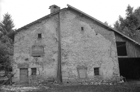 Ancienne ferme portant les dates 1727 et 1782. © Région Bourgogne-Franche-Comté, Inventaire du patrimoine