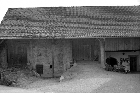 Ferme cadastrée 1965 ZM 23, située route de Besançon (?)  : façade antérieure. © Région Bourgogne-Franche-Comté, Inventaire du patrimoine