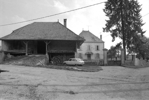 Vue d'ensemble depuis la rue. © Région Bourgogne-Franche-Comté, Inventaire du patrimoine