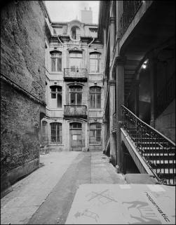 Vue d'ensemble du logis en fond de cour. © Région Bourgogne-Franche-Comté, Inventaire du Patrimoine