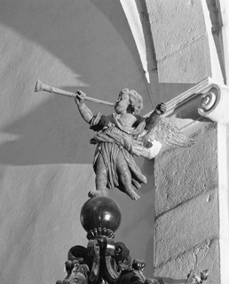 Ange de couronnement. © Région Bourgogne-Franche-Comté, Inventaire du patrimoine