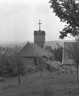 Extérieur : abside, vue de trois quarts. © Région Bourgogne-Franche-Comté, Inventaire du patrimoine