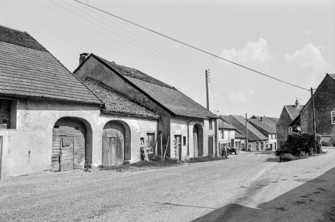 Vue générale de la Grande Rue. © Région Bourgogne-Franche-Comté, Inventaire du patrimoine