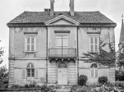 Façade antérieure vue rapprochée de face. © Région Bourgogne-Franche-Comté, Inventaire du patrimoine