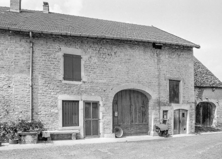 Ferme cadastrée 1951 E1 79 (gauche) : façade antérieure. © Région Bourgogne-Franche-Comté, Inventaire du patrimoine