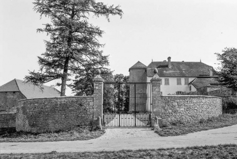 Portail d'entrée. © Région Bourgogne-Franche-Comté, Inventaire du patrimoine