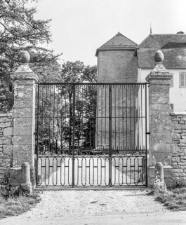 Portail d'entrée. © Région Bourgogne-Franche-Comté, Inventaire du patrimoine