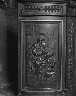 1er panneau de la cuve : saint Luc. © Région Bourgogne-Franche-Comté, Inventaire du patrimoine