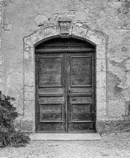Façade antérieure : détail du portail d'entrée. © Région Bourgogne-Franche-Comté, Inventaire du patrimoine