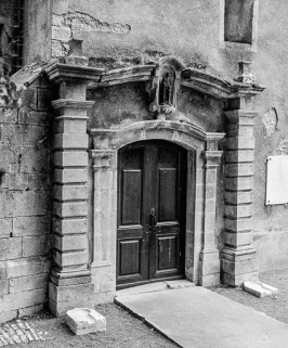 Portail d'entrée vue de trois quarts gauche. © Région Bourgogne-Franche-Comté, Inventaire du patrimoine