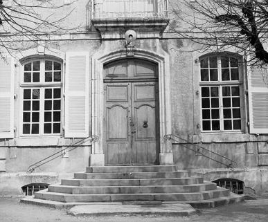 Façade antérieure, porte d'entrée. © Région Bourgogne-Franche-Comté, Inventaire du patrimoine