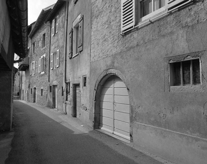 Vue du revers des maisons, côté pair de la rue des Martinets : de gauche à droite 12 à 18. © Région Bourgogne-Franche-Comté, Inventaire du patrimoine