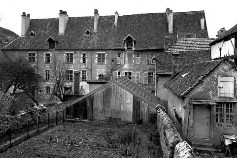 Façade postérieure. © Région Bourgogne-Franche-Comté, Inventaire du patrimoine Façade postérieure. © Région Bourgogne-Franche-Comté, Inventaire du patrimoine