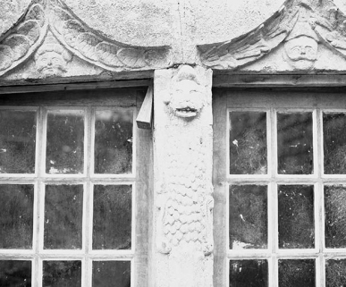 Détail du piédroit et des baies au rez-de-chaussée, côté cour. © Région Bourgogne-Franche-Comté, Inventaire du patrimoine