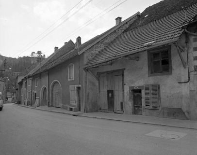 Vue générale des maisons, côté impair, de la rue du Moulin. © Région Bourgogne-Franche-Comté, Inventaire du patrimoine