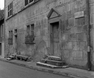 Façade antérieure : le rez-de-chaussée. © Région Bourgogne-Franche-Comté, Inventaire du patrimoine