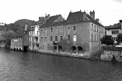Façade postérieure et façade latérale gauche. © Région Bourgogne-Franche-Comté, Inventaire du patrimoine