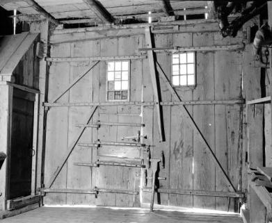 Détail : porte de grange gauche. © Région Bourgogne-Franche-Comté, Inventaire du patrimoine