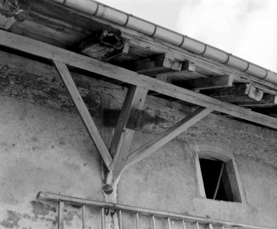 Détail: extrémité d'arbalétrier et assemblage de charpente. © Région Bourgogne-Franche-Comté, Inventaire du patrimoine