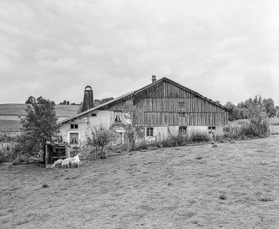 Ferme située à Maisons-du-Bois : façade antérieure, vue de face. © Région Bourgogne-Franche-Comté, Inventaire du patrimoine