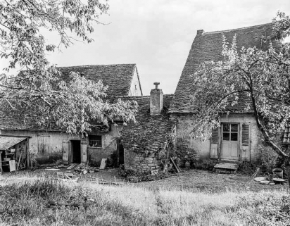 Partie gauche de la façade postérieure. © Région Bourgogne-Franche-Comté, Inventaire du patrimoine