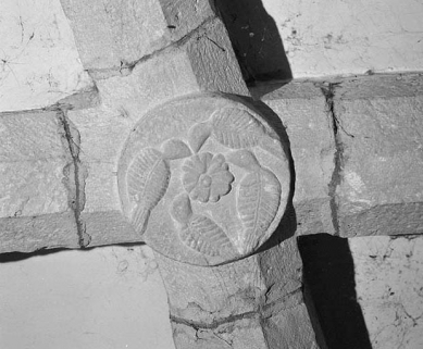 Intérieur : clé de voûte du choeur. © Région Bourgogne-Franche-Comté, Inventaire du patrimoine
