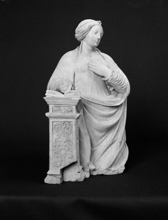 La Vierge vue de trois quarts droit. © Région Bourgogne-Franche-Comté, Inventaire du patrimoine