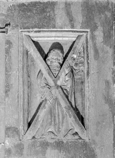 Stalles sud : jouée est des stalles hautes, panneau supérieur. © Région Bourgogne-Franche-Comté, Inventaire du patrimoine