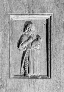 Stalles nord : jouée ouest des stalles hautes, panneau supérieur. © Région Bourgogne-Franche-Comté, Inventaire du patrimoine