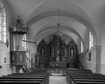 Intérieur : nef et choeur. © Région Bourgogne-Franche-Comté, Inventaire du patrimoine