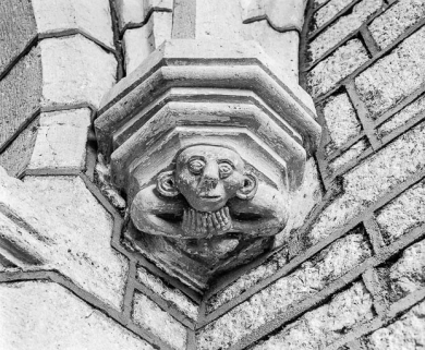 Intérieur : détail culot, mur ouest du choeur, à droite. © Région Bourgogne-Franche-Comté, Inventaire du patrimoine