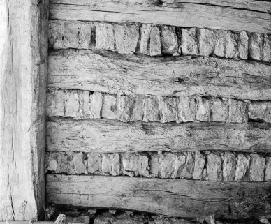 Plafond de la cave : hourdis de pierre. © Région Bourgogne-Franche-Comté, Inventaire du patrimoine