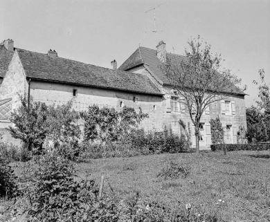 Façades postérieures de l'habitation et des communs. © Région Bourgogne-Franche-Comté, Inventaire du patrimoine