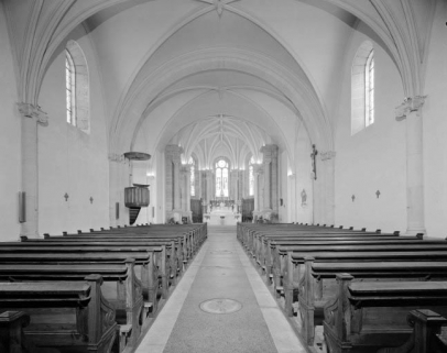 Intérieur : nef et choeur vus depuis l'entrée. © Région Bourgogne-Franche-Comté, Inventaire du patrimoine