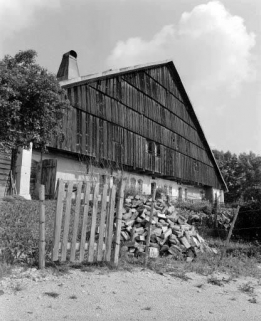 Pignon habitation vu de trois quarts gauche. © Région Bourgogne-Franche-Comté, Inventaire du patrimoine