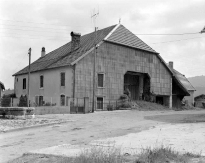 Façades antérieure et latérale droite. © Région Bourgogne-Franche-Comté, Inventaire du patrimoine