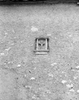 Détail : Christ en croix daté 1871. © Région Bourgogne-Franche-Comté, Inventaire du patrimoine