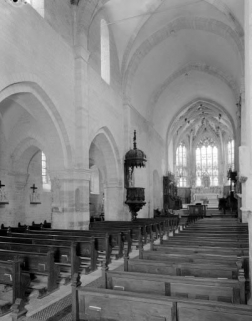 Nef et choeur de l'église, vus de trois quarts. © Région Bourgogne-Franche-Comté, Inventaire du patrimoine