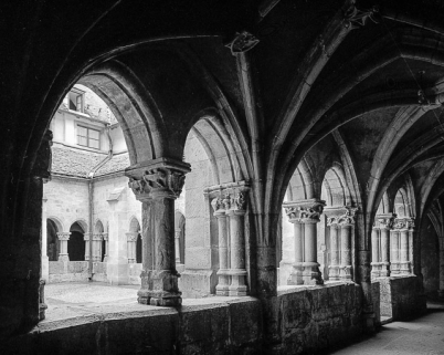 Galerie du cloître. © Région Bourgogne-Franche-Comté, Inventaire du patrimoine