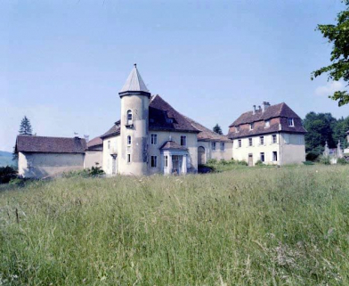 Façades sur le parc, vues de trois quarts. © Région Bourgogne-Franche-Comté, Inventaire du patrimoine