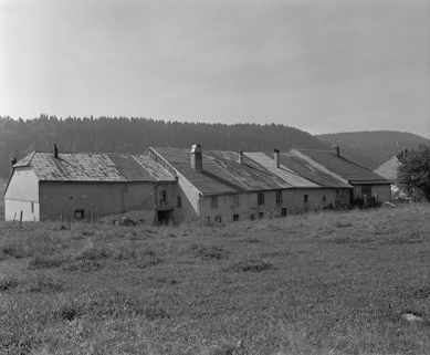 Façades postérieures des fermes situées avenue des Turquoises. © Région Bourgogne-Franche-Comté, Inventaire du patrimoine