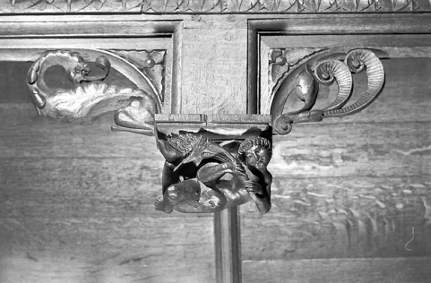 Statuette de la retombée n° 14 des stalles sud. © Région Bourgogne-Franche-Comté, Inventaire du patrimoine