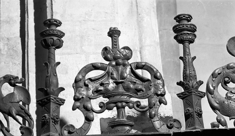 Couronnement n° 4 des stalles nord. © Région Bourgogne-Franche-Comté, Inventaire du patrimoine