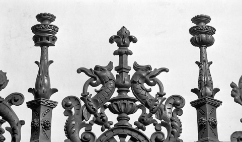 Couronnement n° 13 des stalles nord. © Région Bourgogne-Franche-Comté, Inventaire du patrimoine