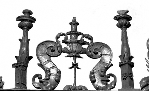 Couronnement n° 9 des stalles sud. © Région Bourgogne-Franche-Comté, Inventaire du patrimoine