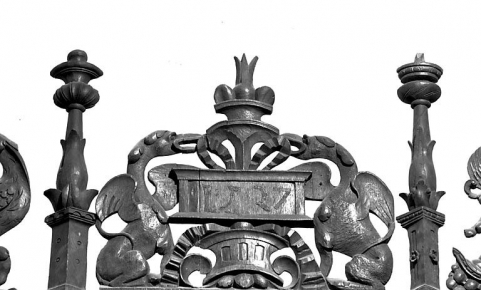 Couronnement n° 11 des stalles sud. © Région Bourgogne-Franche-Comté, Inventaire du patrimoine