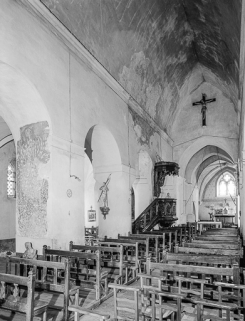 Intérieur : nef, élévation gauche. © Région Bourgogne-Franche-Comté, Inventaire du patrimoine